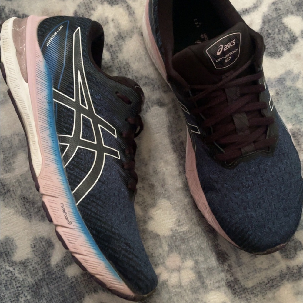 Asics GT 2000 Athletic Sneakers